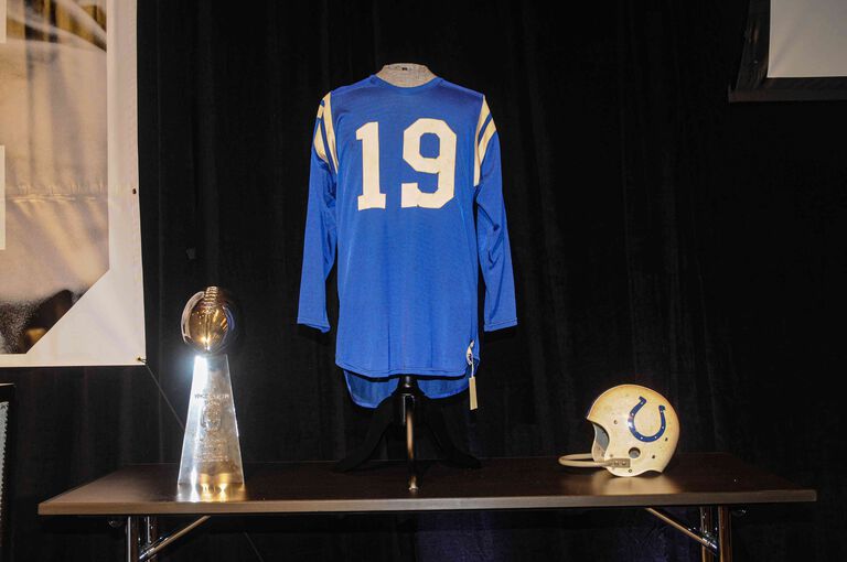 Award show Johnny Unitas jersey